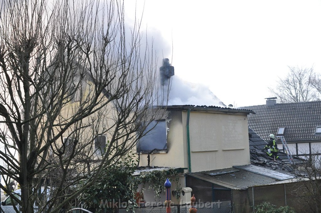 Haus komplett ausgebrannt Leverkusen P57.JPG